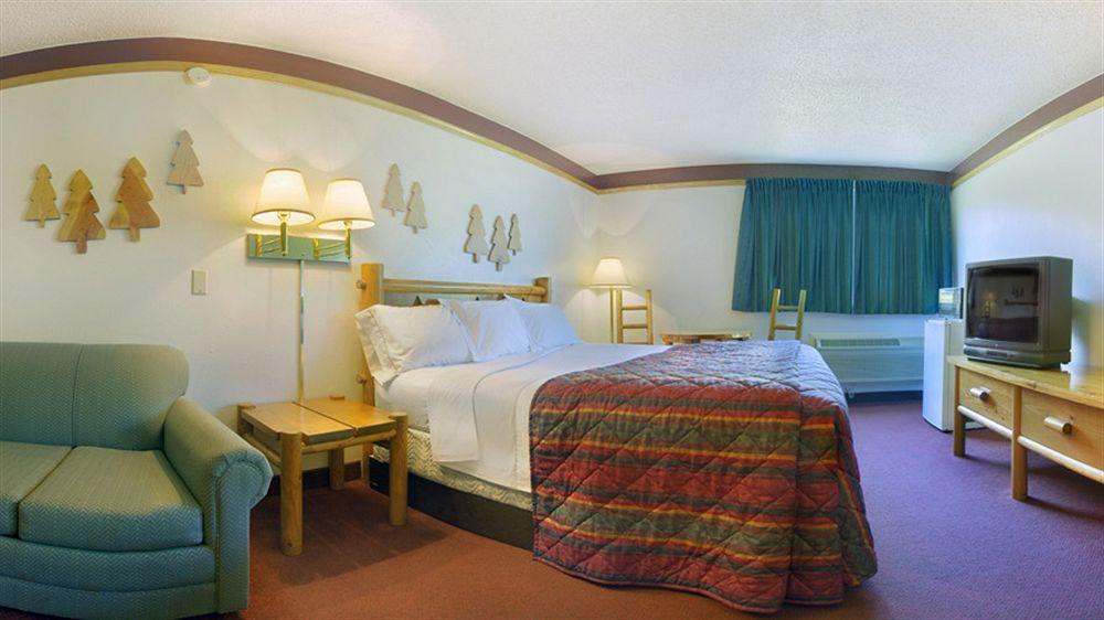 Baymont By Wyndham Proctor Hotel Duluth Exterior photo