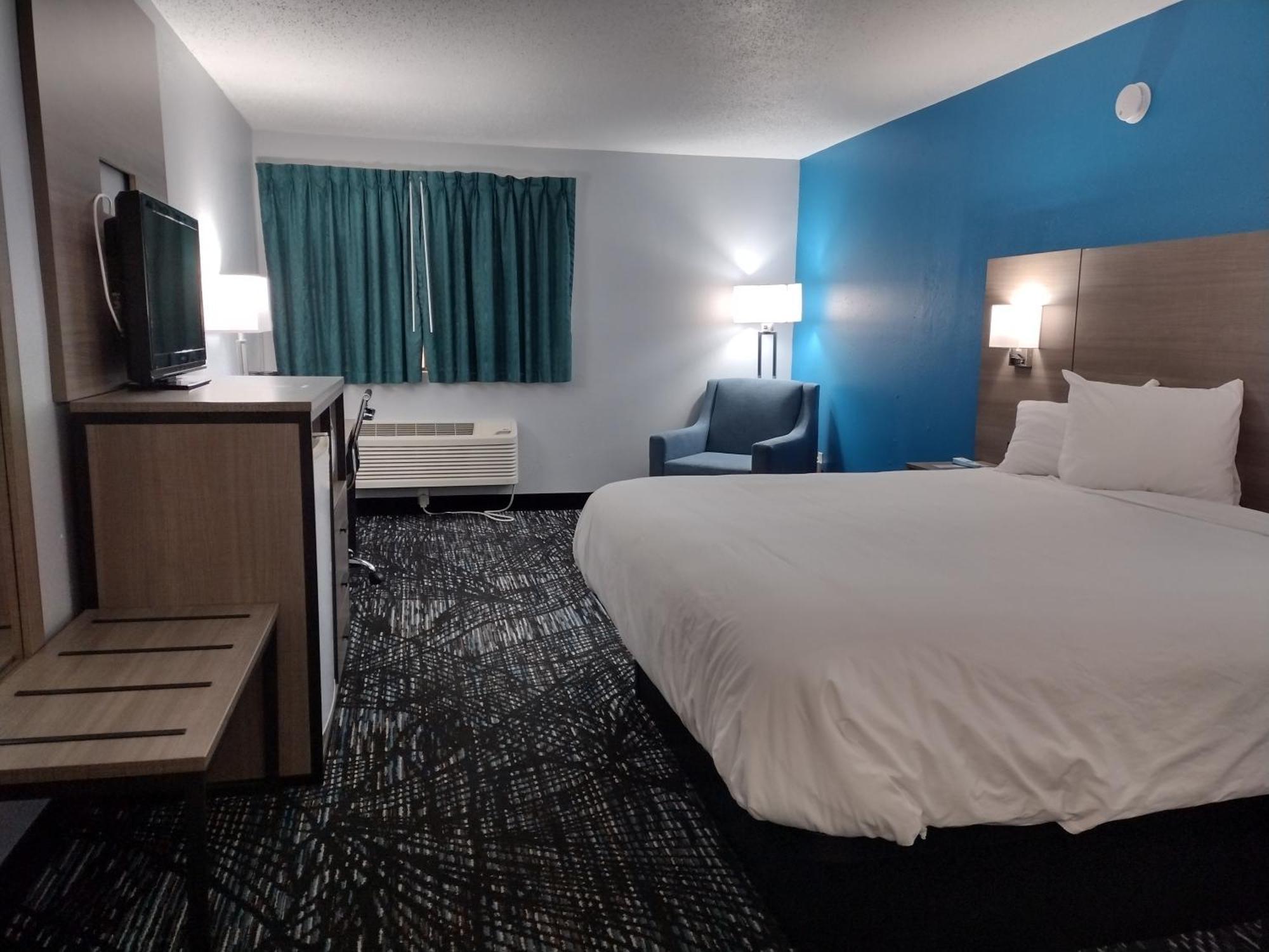 Baymont By Wyndham Proctor Hotel Duluth Exterior photo