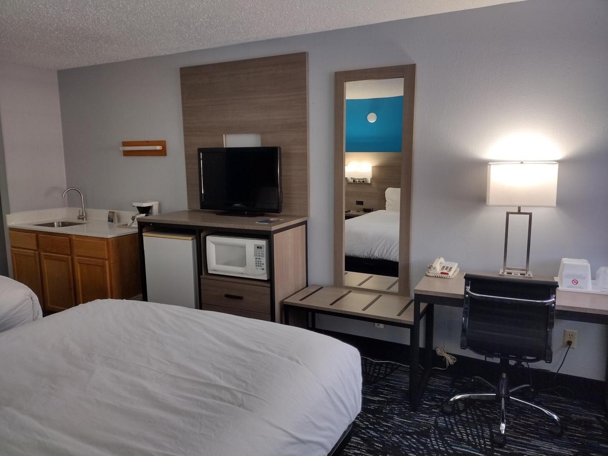 Baymont By Wyndham Proctor Hotel Duluth Exterior photo