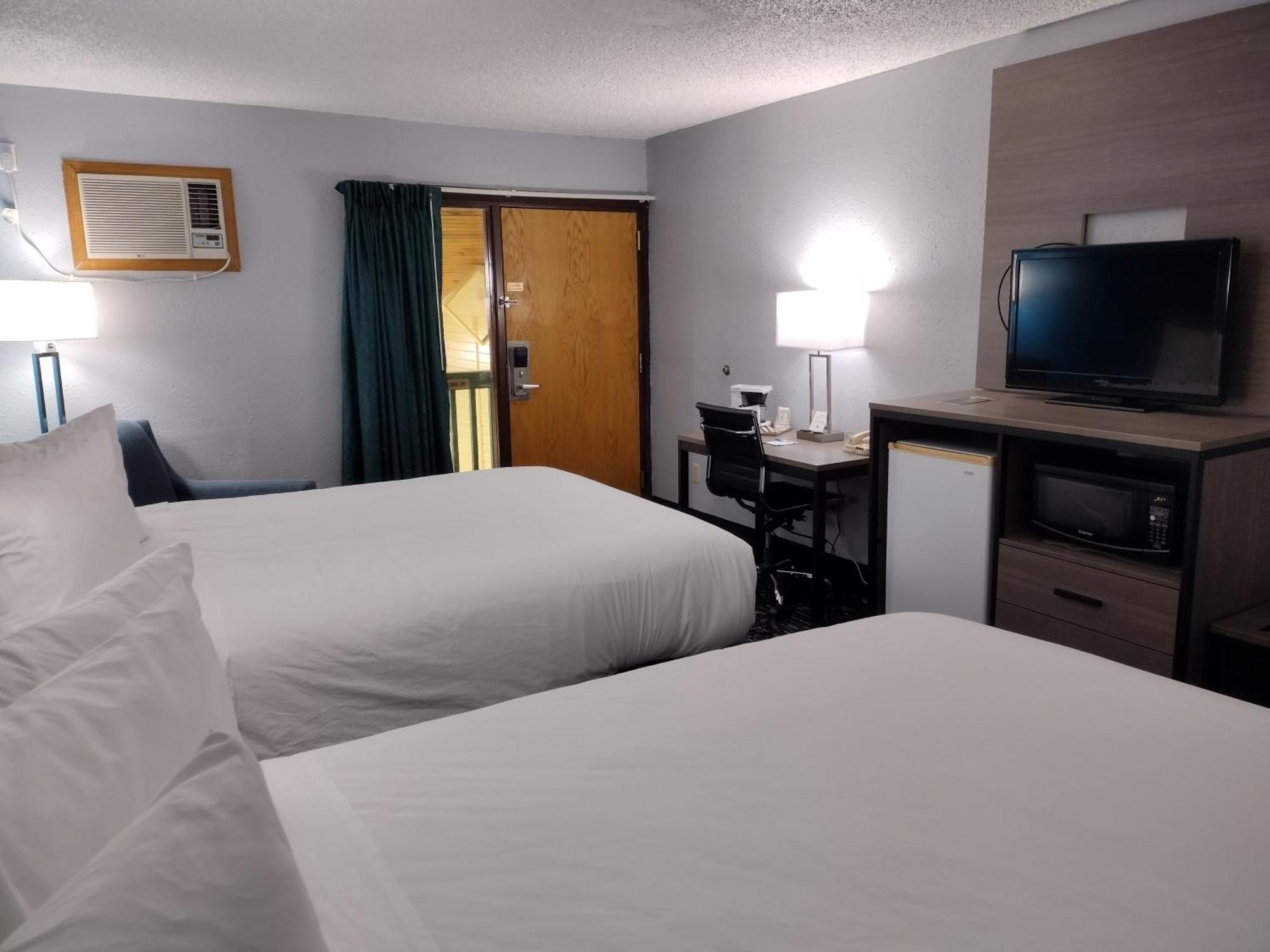Baymont By Wyndham Proctor Hotel Duluth Exterior photo
