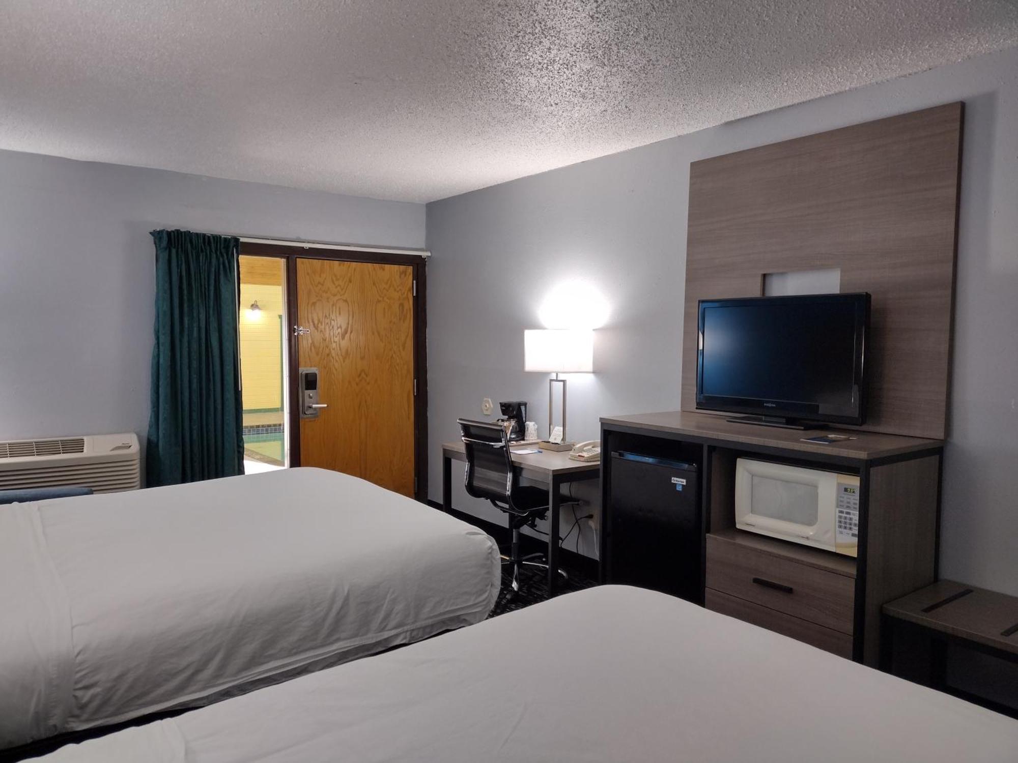 Baymont By Wyndham Proctor Hotel Duluth Exterior photo