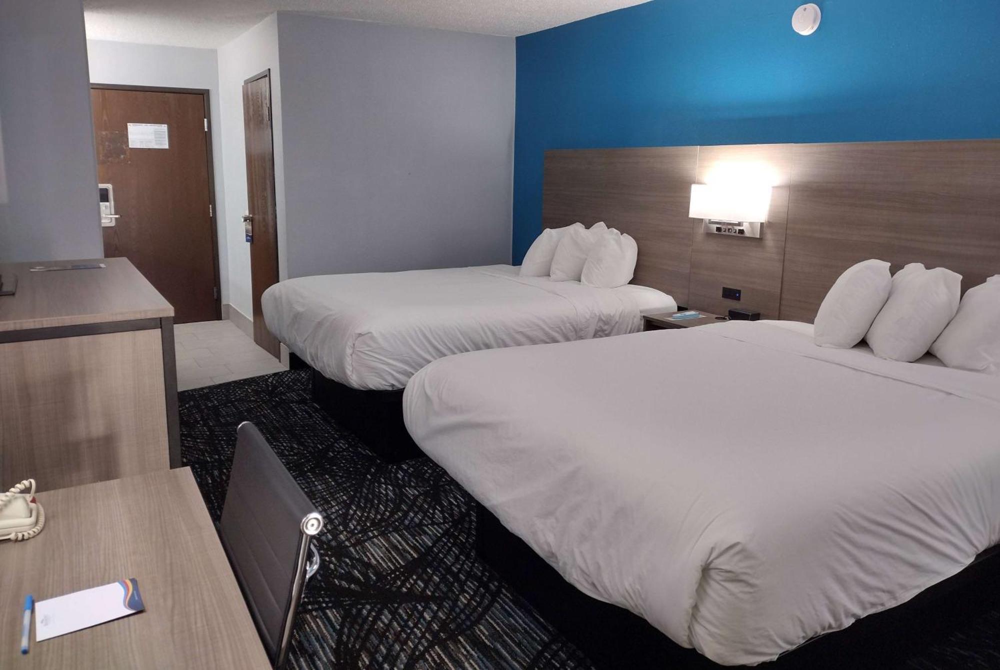 Baymont By Wyndham Proctor Hotel Duluth Exterior photo